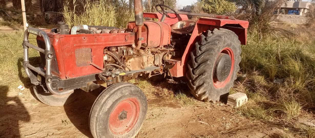 مكينة عنتر موديل 85رقم بغداد  بدون تحويل بور ستيرن جاهزة للعمل السعر 3500وبيهة مجال ***********
