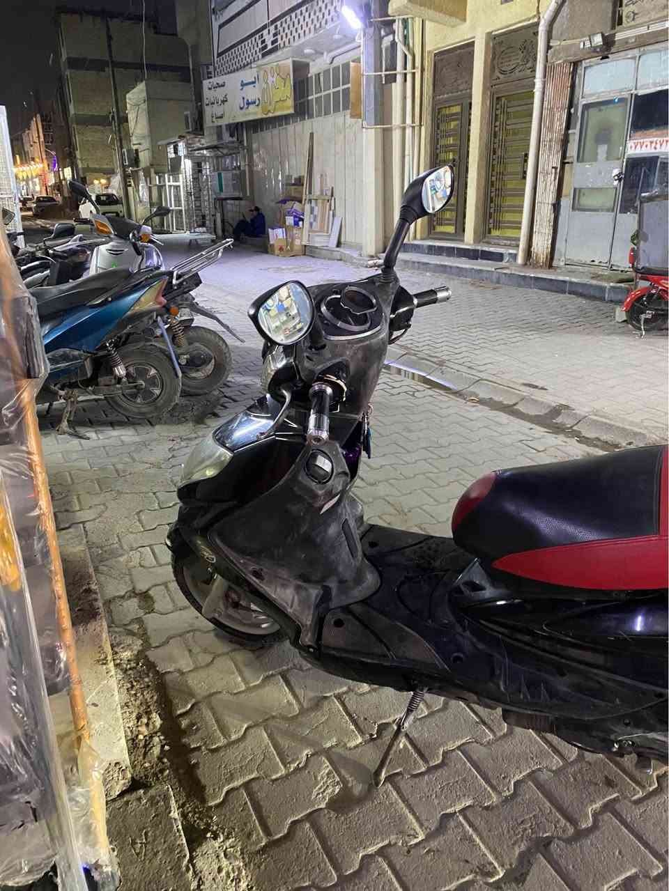 السلام عليكم سكنس فحل ياباني دراجة خير من اللة وكاله كشرهه نضيف حيل مكينه ناعمه صوت مابيهه انفتحت قبل شهر لأن نقصت دهن اول فتحة الهه دراجة كهربائيات كامله مابيهه اي نقص تاخذهه بس دهن وبانزين 
سعر: 750 وبيهه مجال
مكاني: الحريه ساحة عدن
رقمي:*********** بغداد, العراق
