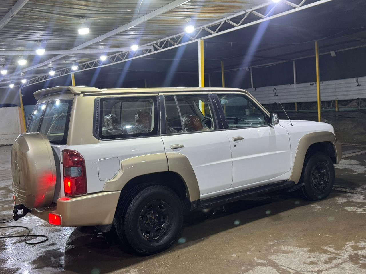 سلام عليكم
نيسان باترول 2008 محدثه 2019
سياره اوتو 4800
سياره جديده لمعنه كلمه ومصروف عليها
بيها هيج شكم ملاحضه يعني تفاليس 
سياره بدون ضررر فقط صبغ لجماليه 
سياره داخل دوشمه جديده تايرات جديده
كامله مكمله 
عنوان بغداد 
سعر 110 
***********
