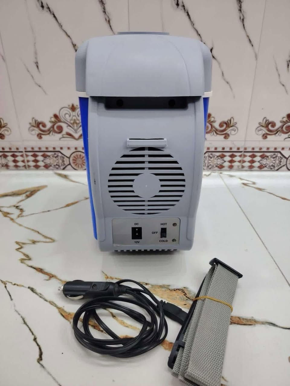 ثلاجه سياره  تبريد  جديده عل جداحه مالت سياره تشتغل  سعر 30   الف اول تم يوجد توصيل *********** بي واتساب
