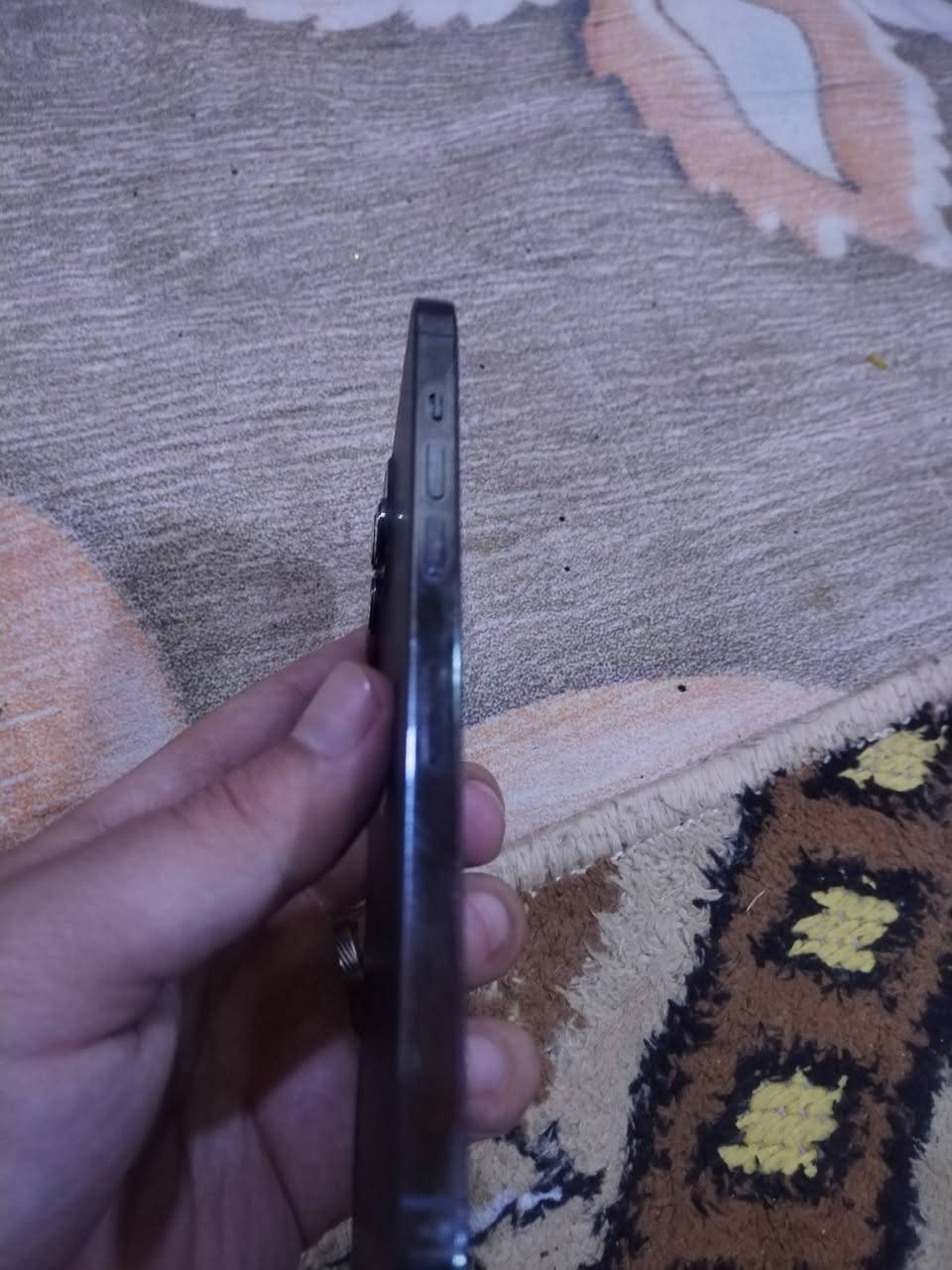 ايفون 12 برو ماكس نضيف كامل ملحقاته بطاريته 78 ذاكرته 256 كلشي يشتغل بي فيس اي دي وعدسات الكامره كامل ما نقصه شي سعره 425 وبي مجال و اذا موجود سامسونك ٢١ الترا او تكنو ٤٠ برو  اراوس مكاني بصره تنومه ***********
