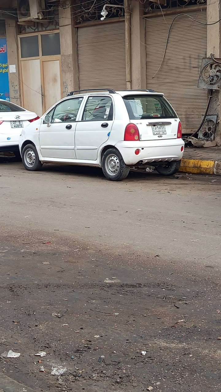 كيو كيو مديل 2013بيها خيط تبخير رقم بغداد بسم مره بس ما اندلها اتكفلك من كلشي ب22 وبيها مجال تبريد شغال كير اوتوماتيك ***********شراي بيك خير وتدلل
