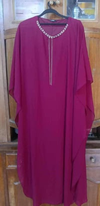 ملابس نسائية • لكل قطعة