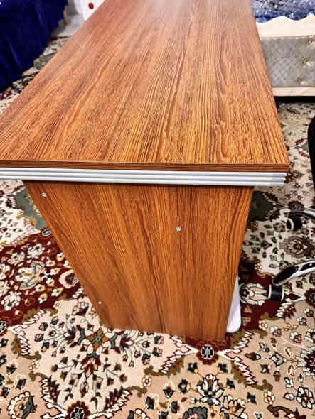 للبيع مكتب  دراسي جديد  مستعمل ايام قليله بحاله ممتازة للاستفسار ***********السعر حسب التقييم
