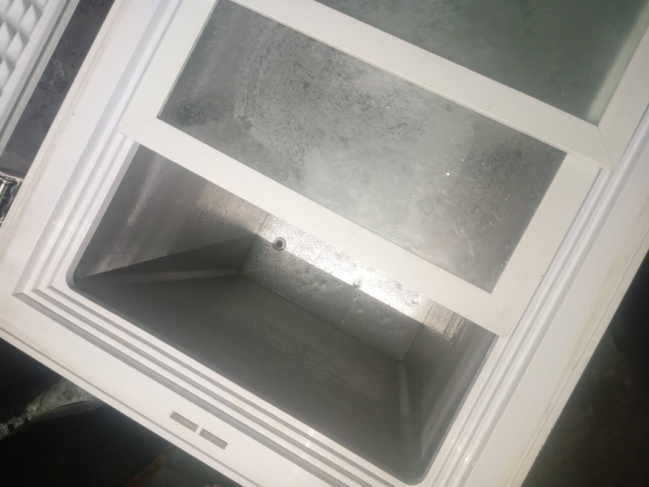 تمده للبيع الحرب متره ونص السعر 150 وبيها مجال هذا رقم الهاتف ***********6
