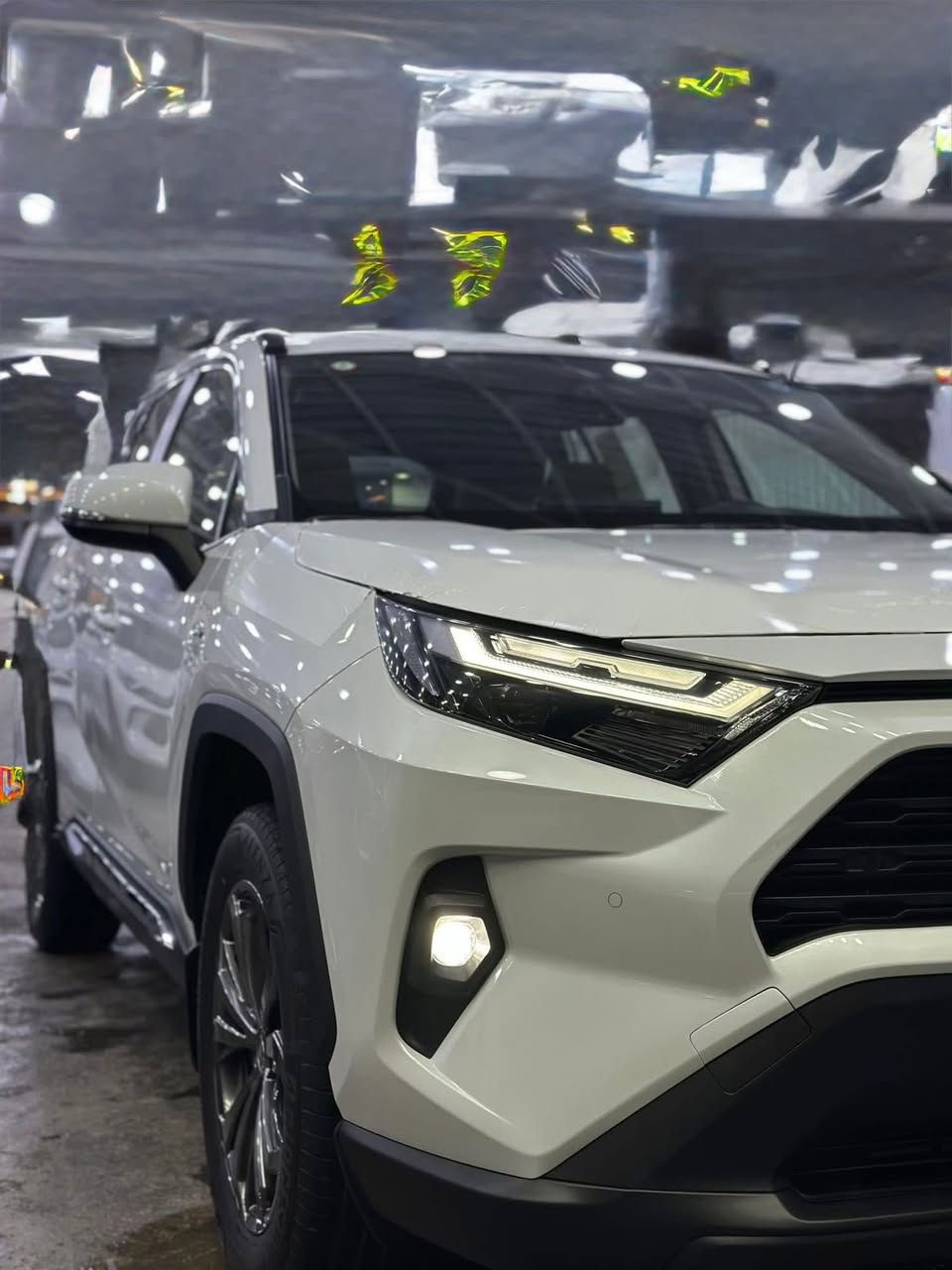 تويوتا راف فور 
 هايبرد 2025
🌿‏  TOYOTA RAV4    
التفاصيل سياره مكفوله كفاله عامه 
🚘 عداد المسافه المقطوعه 10 كيلو متر 
بلد المنشأ : اليابان 🇯🇵 خليجي اصلي شاصي (J)
🚘 الموديل 2025
🚘 سعة المحرك 2,5L هجين  هايبرد
🚘  دفع رباعي 4X4🔥
🚘 بروجكتر  + حمالات في السقف 🔥
🚘 مقاعد قماش لون بيج 🔥🔥
🚘فتحة سقف سلايد
🚘شاحن موبايل اصلي🔥
🚘مري قابلة للطي كهربائي🔥
🚘 حساسات خلفية
🚘 حساسات أمامية 🔥
🚘 لايت زينون + LED
🚘 بك لايت LED
🚘 ويل كب 18
🚘 4 دسك
🚘 اريل نفكيتر 
🚘 مفتاح التشغيل بصمة + دخول ذكي 🔥
🚘ترحيب في الدواسات RAV4 ضوئية
🚘 شاشة كبيرة تدعم كار بلي والنظام الحديث من تويوتا
 🚘 كاميرا دوارة اصلية
🚘 تتسع المقصورة ل 5 ركاب
🚘 المودات والأوامر الصوتية
🚘 أوضاع القيادة  Drive Mode
🚘 فحص أنظمة السيارة 
🚘 حساسات ضغط اطارات
🚘 تبريد شاشة مناخين منفصلين 
🚘 قطعتين تبريد
🚘 هاند بريك كهرباء 
🚘كروس سرعة 
🚘 ا ABS 
🚘ا Auto Hold   أوتو هولد
🚘ا ISOFIX         ايزو فكس
🚘 نظام مانع الانزلاق
🚘 اشارة في المرايا الجانبية
🚘 مخرج منفذ الطاقة ⚡
🚘 ا  Bluetooth 
🚘 تطعيم الدواخل المنيوم

***********

