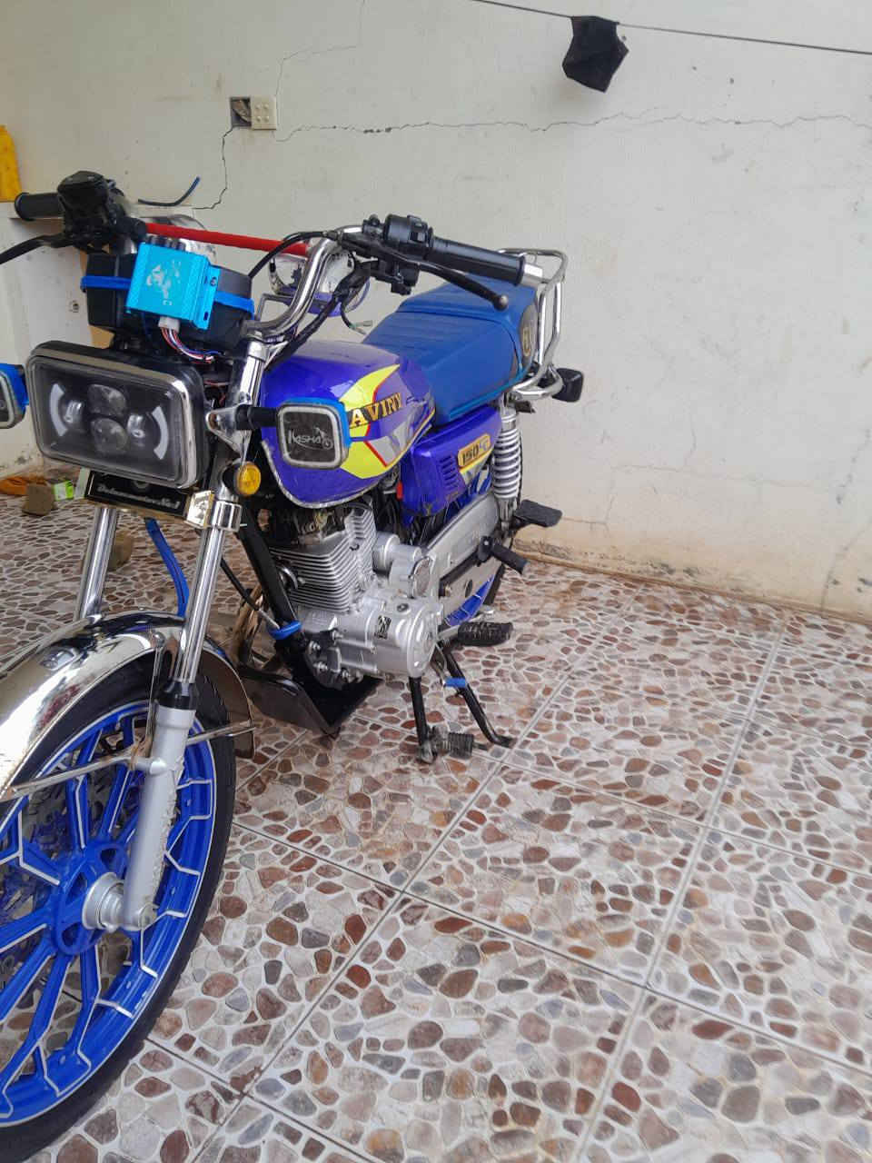 السلام عليكم
موطور سافين هونزده
موديل 24 
مكنا 150 
فقد الساعه ما تشتغل
السعر 550 وبي محال
واتساب ***********
