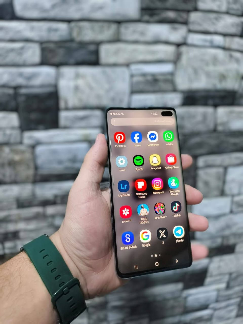 السلام عليكم
Galaxy S10 Plus 
جهاز نضيف وقوي فلاكشب مواصفاته معروفه 
بطاريه 4100 🔋
شاشته منحنيه رهييبه .. بصمه شاشه ووجه  
الجهاز مامفتوح ولا داخل صيانه ( مال بيت )
سعره  (240 ) وبي مجال 
مكاني حله شارع 80
رقمي ***********
مستعجل عل بيع
