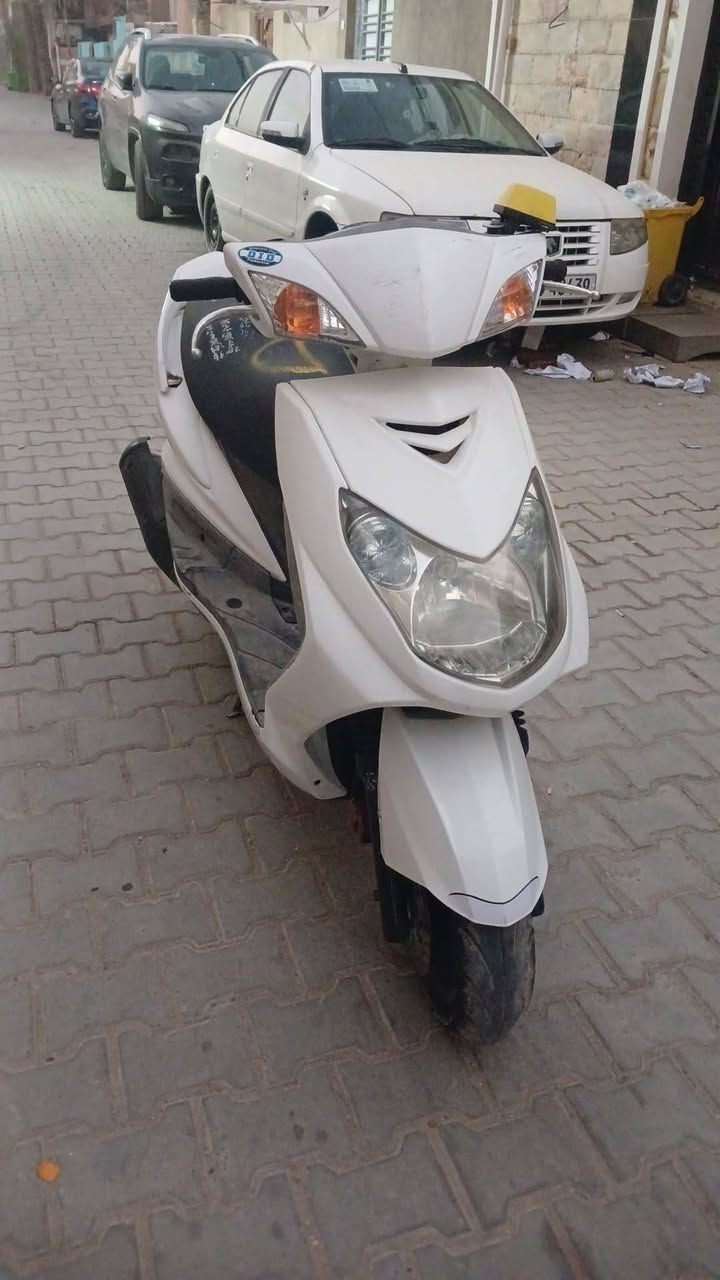 سكنس فحل  رمبه دراجه نضيفه من كلشي
السعر /مليون:* او بيه مجال بسيط
الرقم بي واتساب او رصيد ***********
