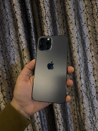 12 برو ماكس 256 شرق اوسط نضيف جدا بلادي وتر عل فحص بطارية 78 السعر 450...