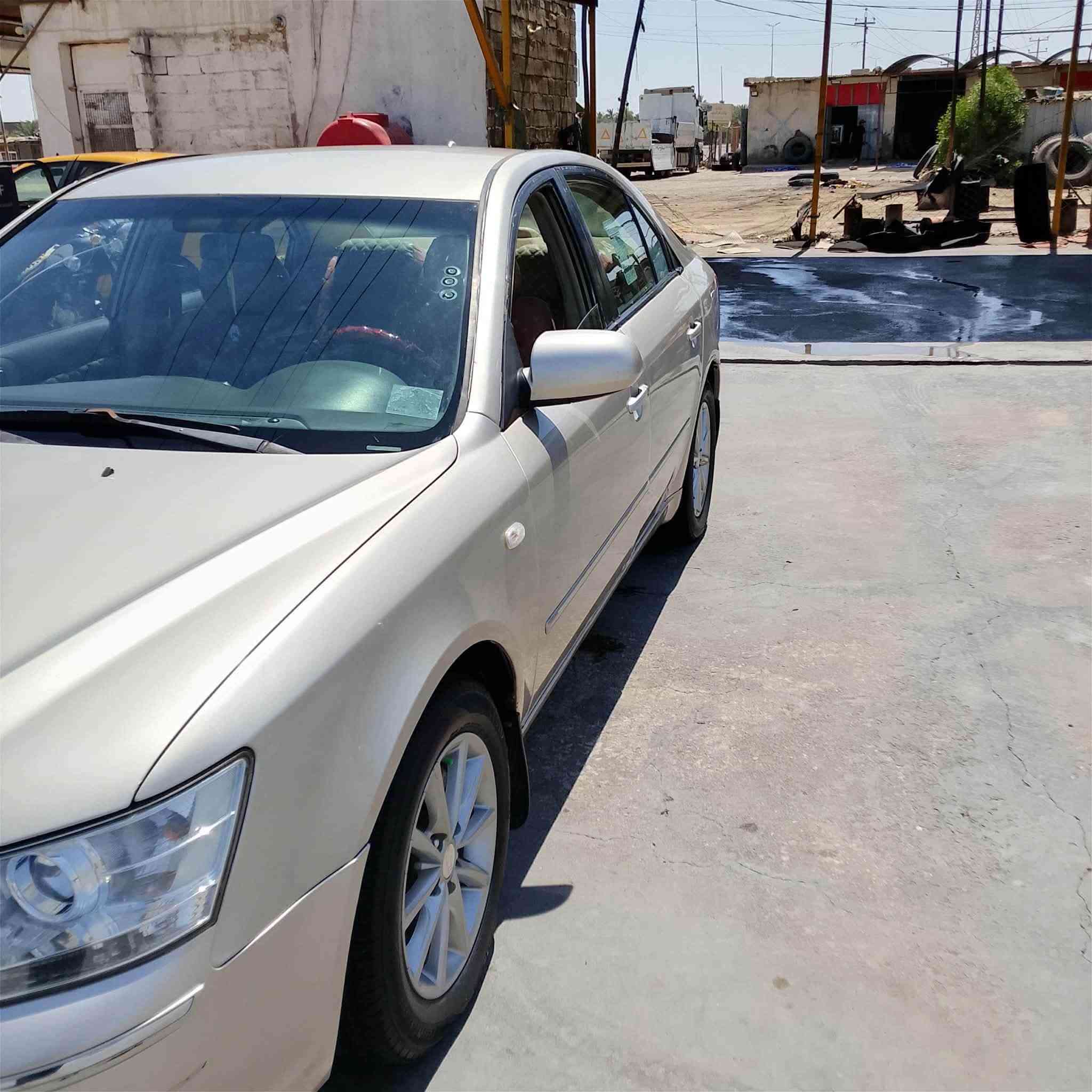 سلام عليكم سوناتا للبيع موديل 2007 محرك وگير خير من الله 2400 رقم قادسية مميز 3 ارقام مصبوغه عام ( للجمالية ) بدون ضربه مداور ثاني يوم سعر ( 92 ) وبيه مجال ***********
