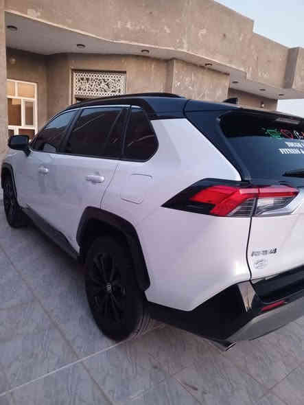 سلام عليكم تيوته راف فور هايبرد XSE 2023 وارد امريكي مرقم كامل حادثه كما موضح في الصور مصفات  كشن جلد كهربائي تبريد تدفءه فتحه سقف فول مواصفات عله فءه السعر275$ المكان الانبار الرمادي رقم الهاتف ***********
