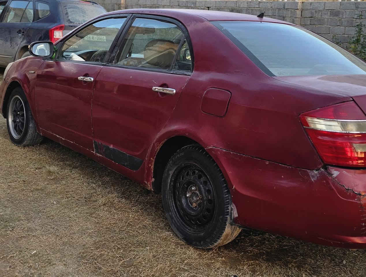 السلام عليكم سياره نوع جيلي موبل موديل 2012رقم بابل سنويه 2028مكينه وكير وحداديه تبريد شغال كهربائيات شغاله سياره بيه طخه بل جاملق الخلفي سياره احلا من الصوره السعر 35وبيه مجال الإستفسار على الرقم ***********//***********
