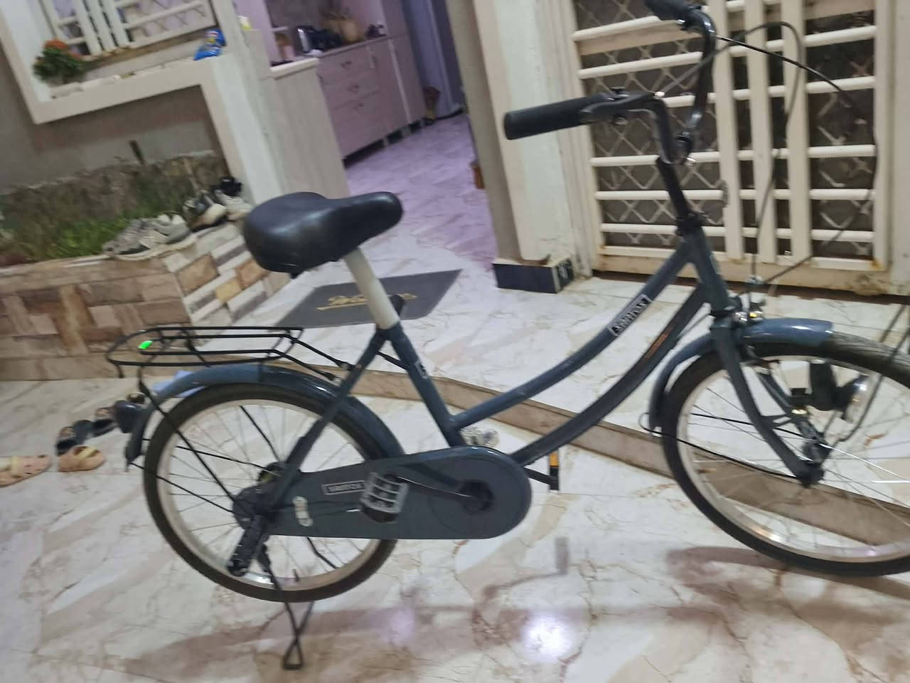بايسكل للبيع بناتي حجم عشرين للبيع شركه سانتوس جديد مامستخدم السعر 120  ماصارله اسبوعين  مستخدم لونه اسمنتي يخبل   الاستفسار ***********
