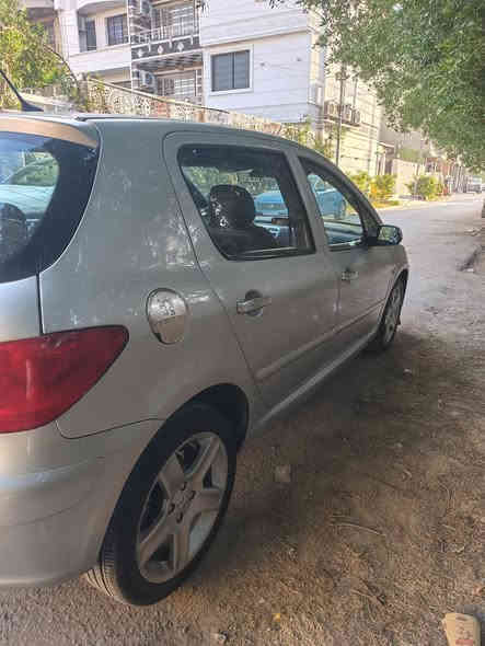 بيجو 307 فرنسي 2006 كير عادي 
سياره جاهزه وكامله كلشي بيها جديد تايرات جدد ويل 17 شاشه جبيره لمس لايتات منظومه زينون كهربائيات كامله ما بيها اي نقص رقم جديد ومميز تحويل ثاني يوم 

السعر 65 وبيها مجال   *********** 
بغداد
