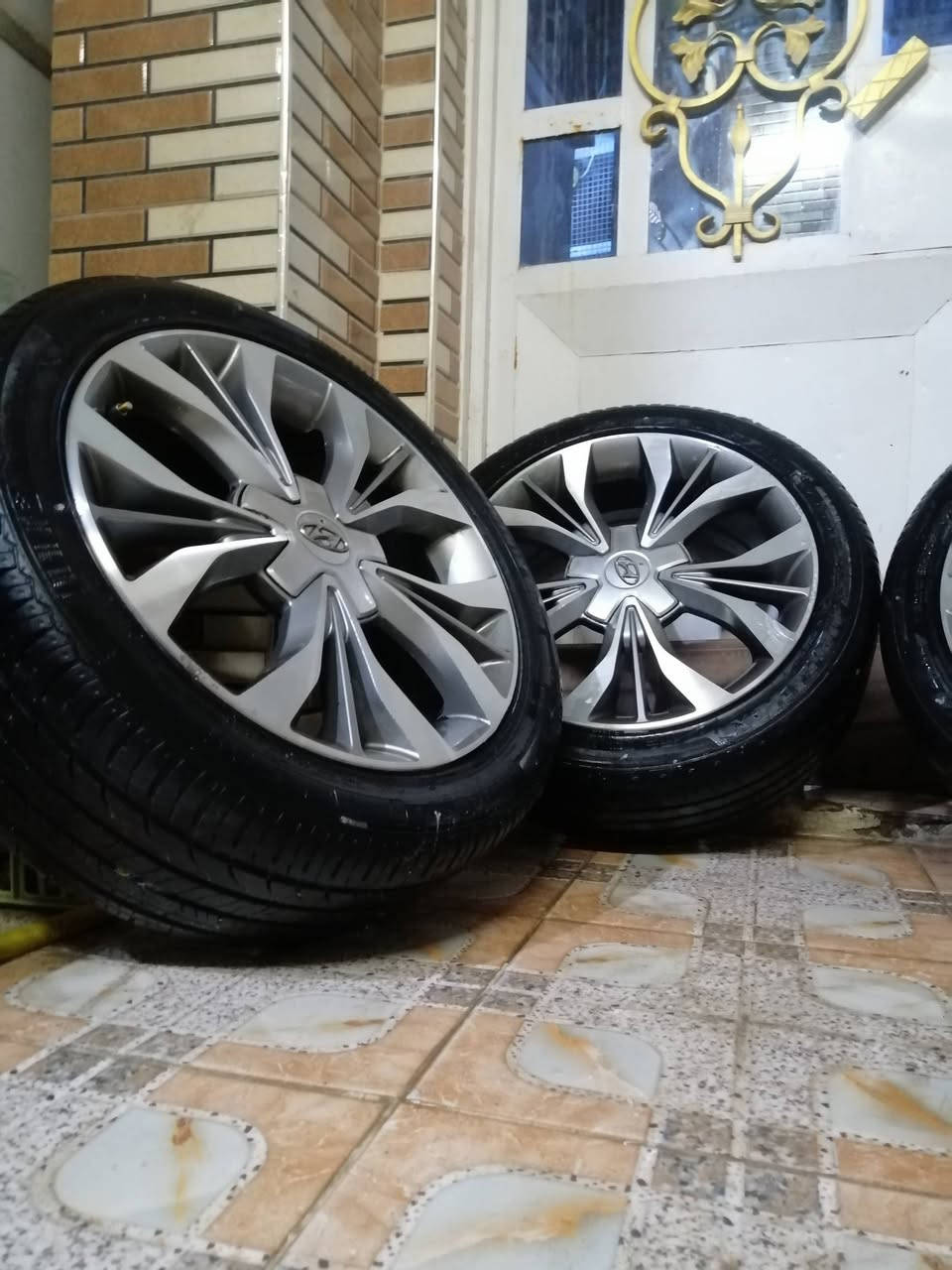 سلام عليكم ورحمة للبيع وياله سوناتا فول جدد مع تخم تاير نضيف مكاني نجف ابصخير ***********
سعر 500 بيهن مجال
