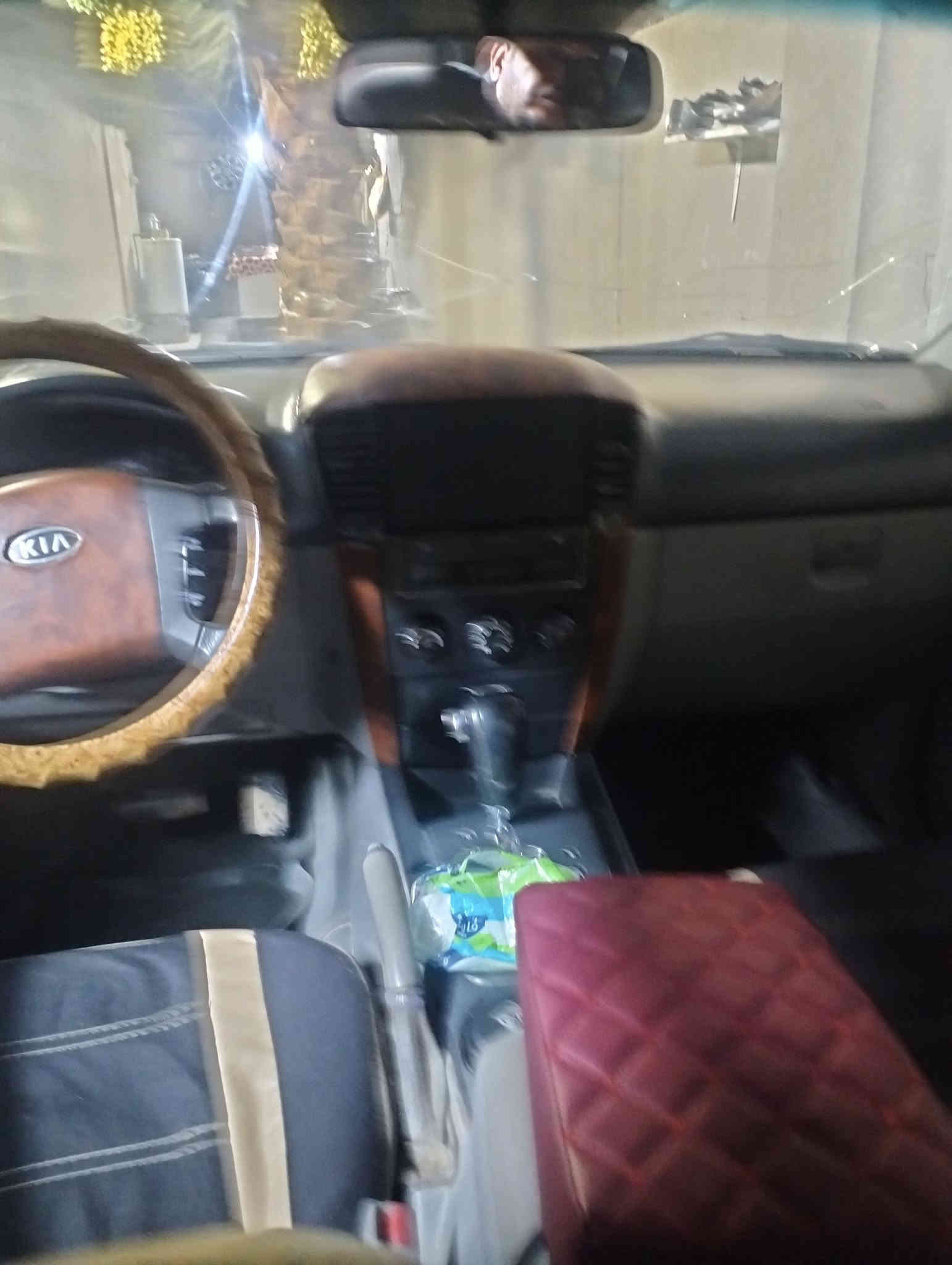 اللهم صل على محمد واله الاطهار..
السلام عليكم...
سورنتو ٢٠٠٧ وارد امريكي ضربتها الجاملق الخلفي فوق قبق البانزين واصلهةللتكمه ومعمرينهاوبيها قطع صبغ بس انه ابيع عام سنويه ل٢٩ وادخله هزة ..گير ومكينه بحاله جيدة وتبريد فول بطاريه جديدة والحدادة جديدة وشاشه وكامرة مكينه فيفيتي فيشتين المرغوب السعر ٧٥ بيع اومراوس بأقل منها..
العنوان ..بصرة قضاء الهارثه رقم المبايل ***********
