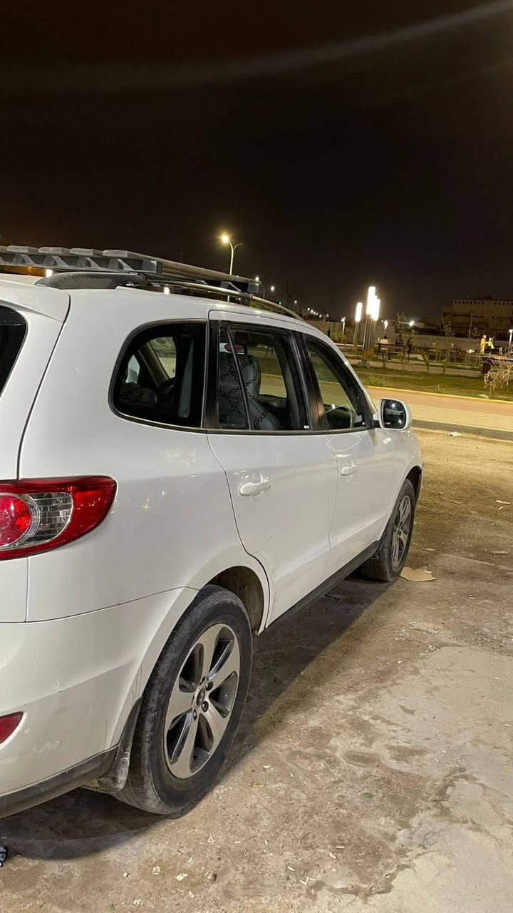 السلام عليكم خوان
سنتافي 7 راكب  مديل 12 سياره 4 سلندر جاهزه مكينه وكير مكفولات رقم اربيل مكفوله  ماعده باب سايق بي صبغ رقم اربيل تحويل وكاله موجود حداديه جديده  تخم تاير جديد باتري جديد  سعر 135 وبيها مجال للطيبين رقمي ***********
