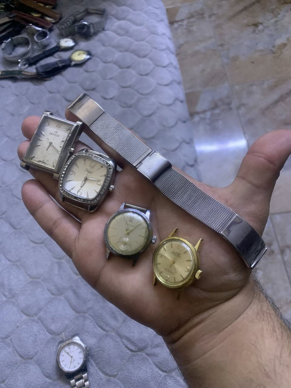 شلعة ساعات فنتج نصب تكويك وقطعة كاندينو بطارية مكينة ثري فايف البيع شلع فقط ٥٠٠ الف قفل عالتم 

عدد ٢٠ 
تطلع القطعة ب٢٥ الف البيع شلع فقط 

للعلم فقط الكاندينو سعرة ١٠٠


**إذا كنت صاحب هذا الإعلان وتريد حذفه لأي سبب، رجاءا أرسل رسالة إلى الدعم الفني**