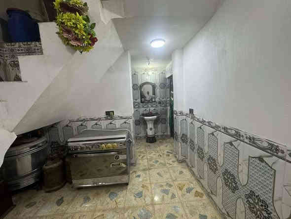 يالله بيت للبيع السعر 115 مليون مع المجال المساحة ٢٠٠ متر طابو صرف غرفتين نوم وصاله واستقبال ومطبخ وصحيات داخليه وخارجية منور وطارمه بناء حديث طابوك صب مسلح كل الخدمات موجودة العنوان طويريج أم الهوى القديمه شارع أبو قاسم موقع راقي كل الخدمات موجودة تفاصيل أكثر الاتصال على الرقم 
***********
