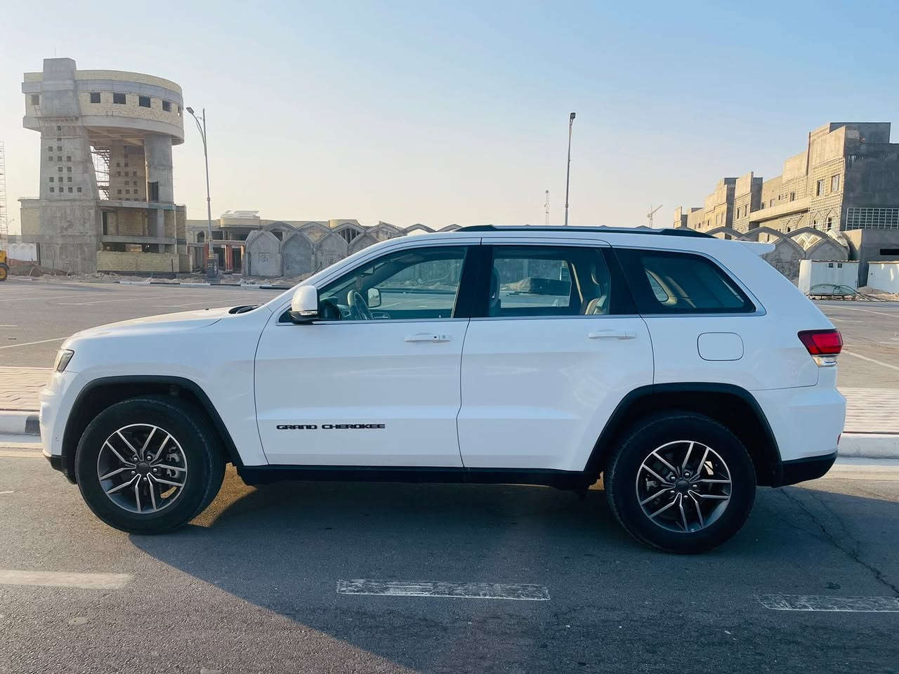 السلام عليكم 
جيب لاريدو 2020خليجي 
كفاله عامه 
نص فول رقمه بغداد مكانه كربلاء 
السعر 295وبيه مجال
للاستفسار ***********
