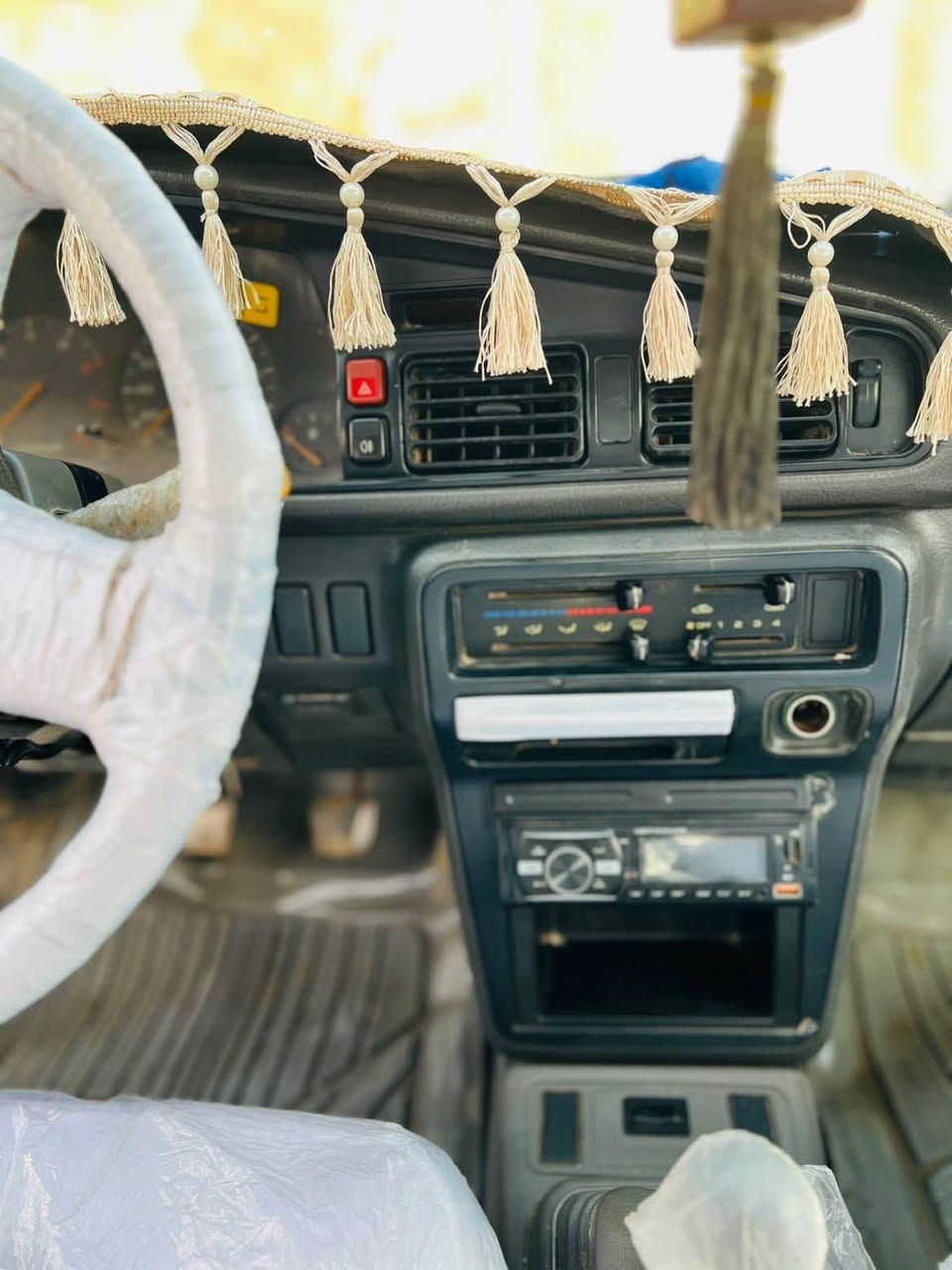 مازدا مۆدێل٩٠ئاڕم پلاستیک  سلێمانی  هەشتو بەخ  گێڕ عادی  ئاڕمو ئەوەلیاتو موسو بڕاوە بەشەرت گێڕو مەکینەو تەقەو ڕەقە بەشەرت کارەباهیو گێچو گەرمو فڵچە مەزبوتە  هەیکەلی زۆر جوانەو بۆیاخی زۆر جوانە ماڵی دۆسە سعری ٢٨گەڵا شوێن سەیسادق*********** حلبجة, السليمانية
