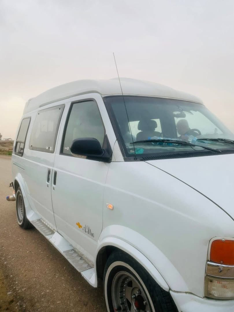 🏁 إعلان بيع: Chevrolet Astro 1995 (مشروع وطني)
السلام عليكم أصدقائي ومتابعي "فان استرو العراق" الكرام..
متوفر الآن سيارة (فان استرو) موديل 95، بحالة ممتازة جداً وشغل بلاد، المواصفات كالتالي:
• المحرك والكير: محرك وكير "حاوية" جديد وبحالة ممتازة.
• التبريد: قطعتين ثلج (تبريد شغال وجاهز).
• الإطارات: تخم تايرات (خط أبيض) جديد.
• الصبغ: مصبوغة عام (درجة أولى) للمظهر الجمالي.
• الكهربائيات: منظومة كهربائيات كاملة (فول)، كل شيء شغال.
• الداخلية: * كراسي دوارة (بلاد).
• الكرسي الخلفي يتحول إلى سرير (جرباية).
• الوضعية القانونية: رقم مشروع وطني، السنوية باسمي والتحويل مباشر.
السيارة بحالة بلاد ونظافة عالية جداً.
📍 المكان: [يمكنك إضافة مكان تواجد السيارة هنا]
📞 للتواصل والاستفسار: ***********
 تحياتي لكم جميعاً ،،،
‏  خادمكم ⚡️ مـسؤول جـروب فـان اسـترو الـعراق
