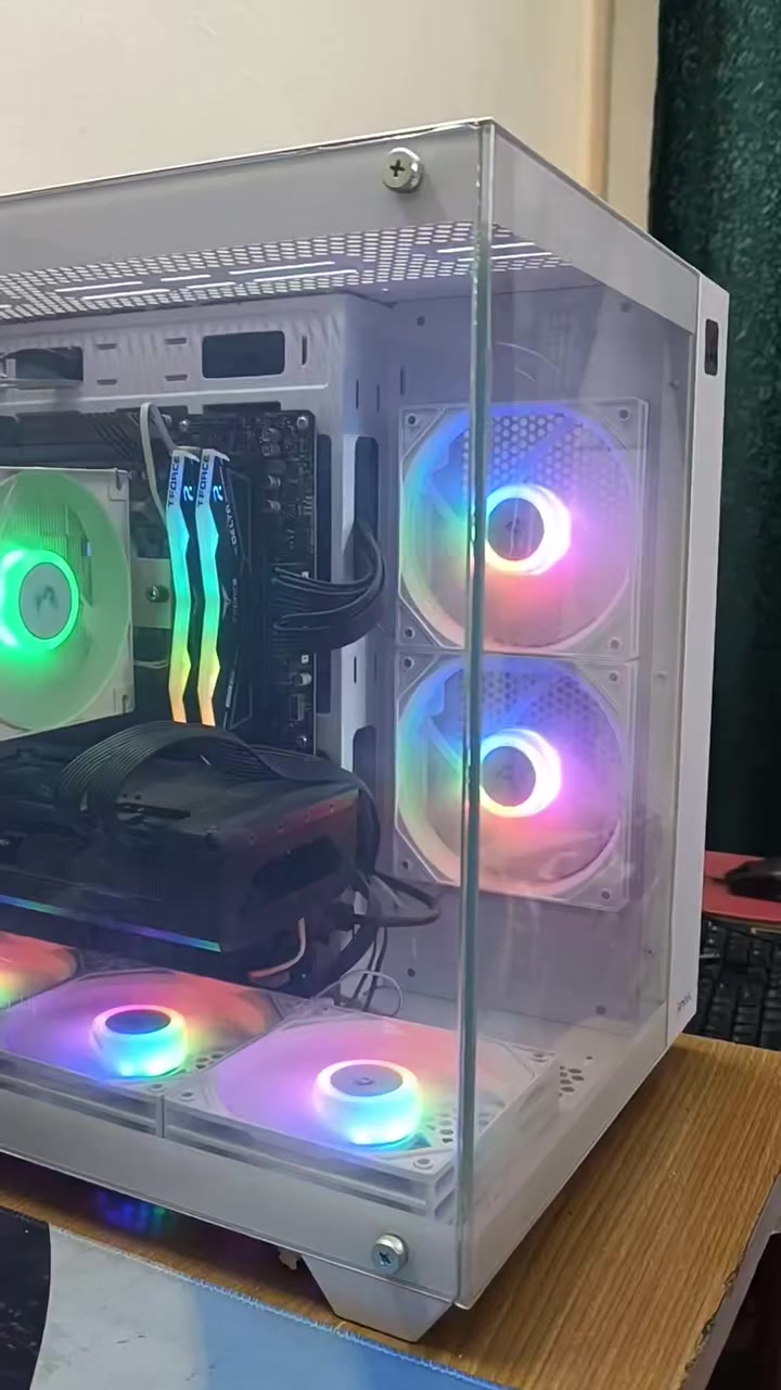 السلام عليكم ، تجميعه للبيع
المواصفات :
المعالج Ryzen 5 7500f
كارت الشاشة rx7800xt sapphire pulse 
الرامات T force delta cl30 2×16gb 6000mhz
التحزين Ssd ADATA LEGEND 900 1TB
المذربورد MSI MAG B650 TOMAHAWK 
البورسبلاي msi MAG A750GF 750watt
المبرد DeepCool AG400 rgb 
الكيس Antec CX800 rgb elite 
استعمال قليل جدا
السعر قفل 2 مليون


**إذا كنت صاحب هذا الإعلان وتريد حذفه لأي سبب، رجاءا أرسل رسالة إلى الدعم الفني**