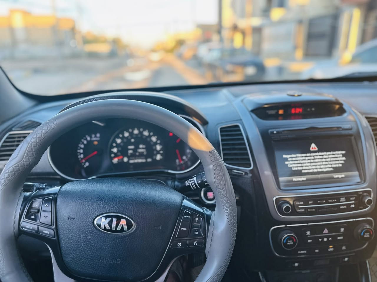 اسلام عليكم سورنتو موديل 2015 فولل اخر فئه sxL.   رقم بغدا بسمنه ماشيه140 حقيقي حادثه شبرين بلجنطه صبغ يم الرقم فقط السعر 157 وبيه مجال مكان بابل سده الهنديه للستفسار. ***********. ‭0770 182 8542‬.
