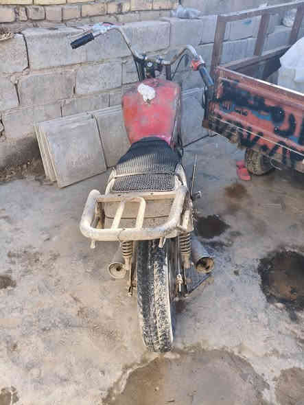 سلام عليكم دراجه رثم اسود وسنويه وكاله وراعيهه موجود هندر واحد تشتغل سعرهه200قفل مكاني نجف شارع المطار رقمي***********
