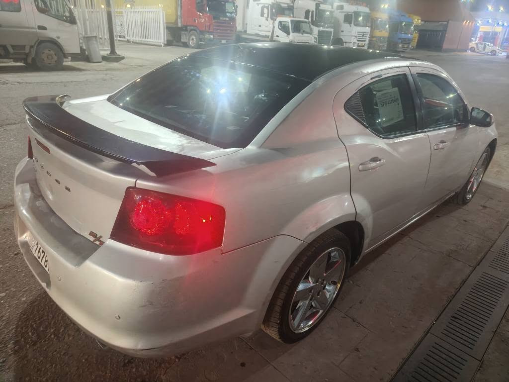 السلام عليكم افنجر اوتماتيك موديل 2012 محرك 4 سلندر مكينه وكير جدد تبريد ثلج تخم تاير كهربائيات كلشي شغال غرفه نضيفه ريمون سنتر لوك السياره بيها مكانات صبغ اني ابيع حزام مكفوله من الضربه السعر 55 قفل بدون عمله مكاني بغداد السيديه تقاطع درويش رقمي *********** وبلعافيه عليه الياخذها بغداد, العراق
