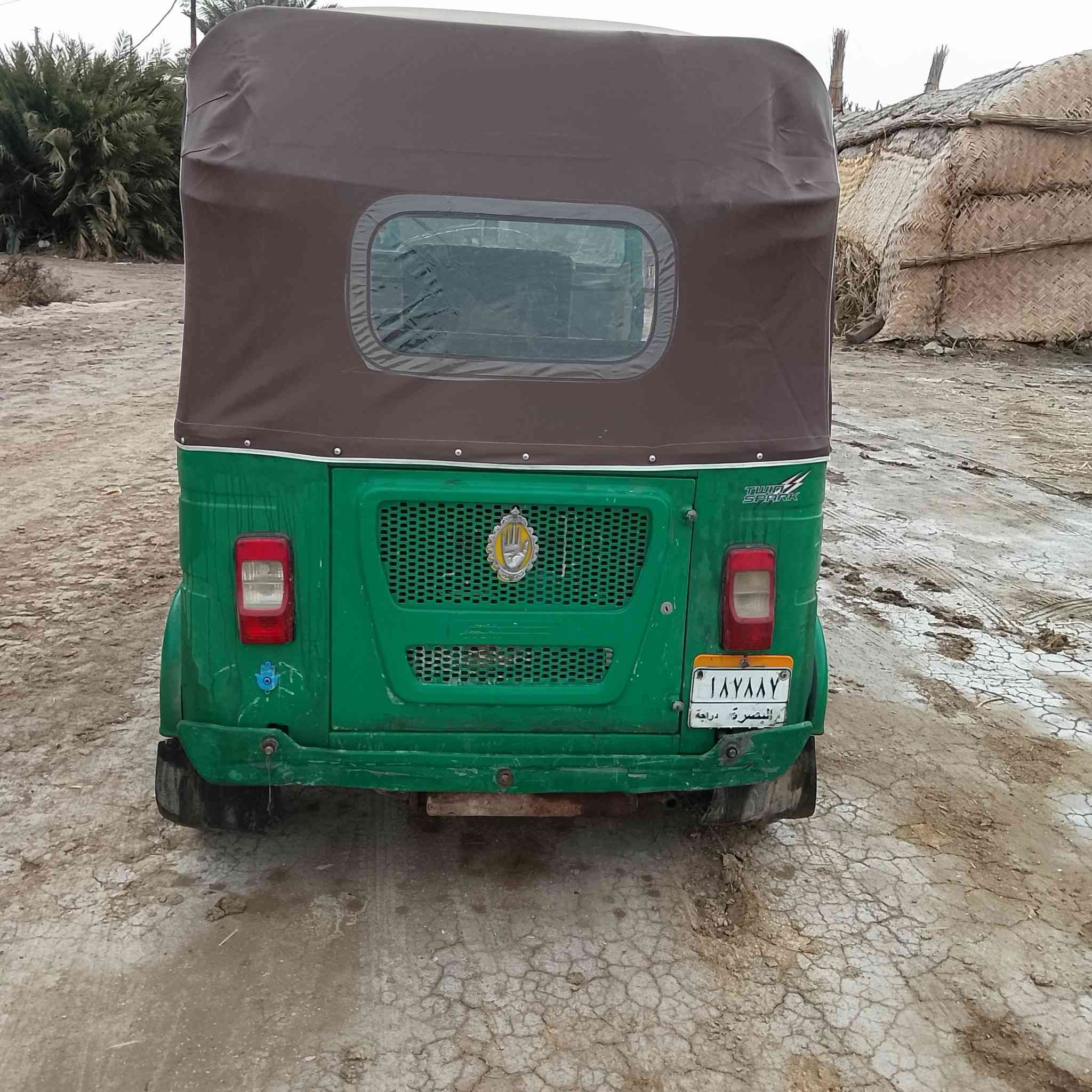 سلام عليكم تكتك للبيع موديل 2022 بكان البصره القرنه بني منصور ضربه بيها بلغد ومكينتها مفتوحه سعر 6700 شراي يتصل ***********
