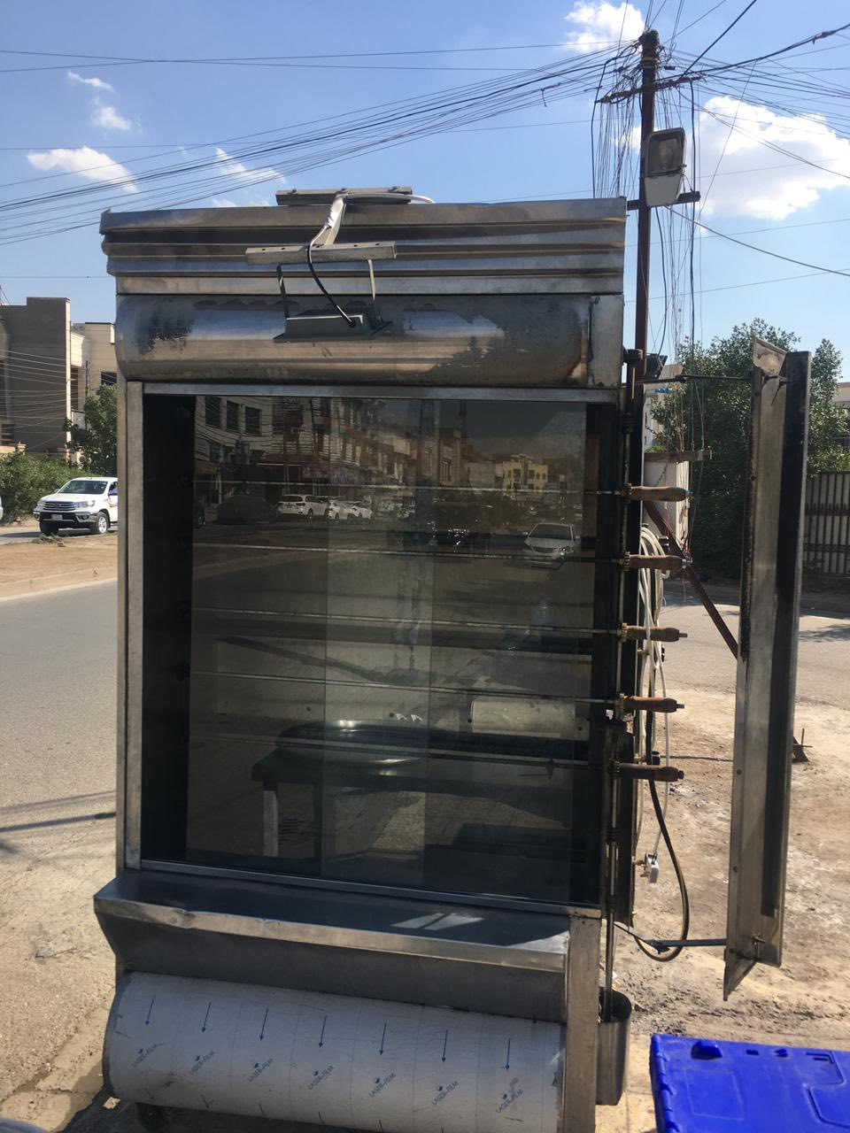 السلام عليكم عندي اغراض جاهزه استعمال قليل
للبيع حمايه طعام5خانات مع ميوزه سيل ستيل جدد مع كافه ملحقاته مع شوايه كامله وجاهزه وماطور شغال استعمال قليل 
التواصل والاستفسار  
***********
