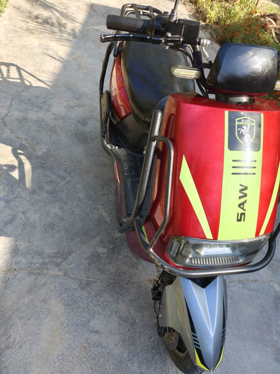 دراجه الشحن.       مدرعه بالكامل
دراجه كفاله من العطل والسرقه
شاشه ديجيتال لتحديد اي عطل
بصمه وسويج
نضام p للأمان  
نضام R الرجوع للخلف
نضام 3 سرع 
السرعه الحقيقيه والفعلية مع الوزن 50
مكان واسع ومريح وناعمه بالطسه 
اشاره يمنئ -يسرئ
 6 أشاير لدبل اشاره
لايتات 4 لدات عالي ناصي سكن + لايتات خلفيه
بريكات دسكات إمامي خلفي  مانع انزلاق 
دبلات إمامي خلفي هايدروليك دهن
تايرات جوبلس نضاف 
6بطاريات دبل جدد
تمشيك بالشحنه الوحده من  40. الئ.   50 كيلو متر
السعر مناسب وبي مجال تعال للبيت وبيك خير وتدلل
باقي التفاصيل متواجد خاص ماسنجر واتساب
مكاني ديالئ الخالص
للاستفسار 
***********
