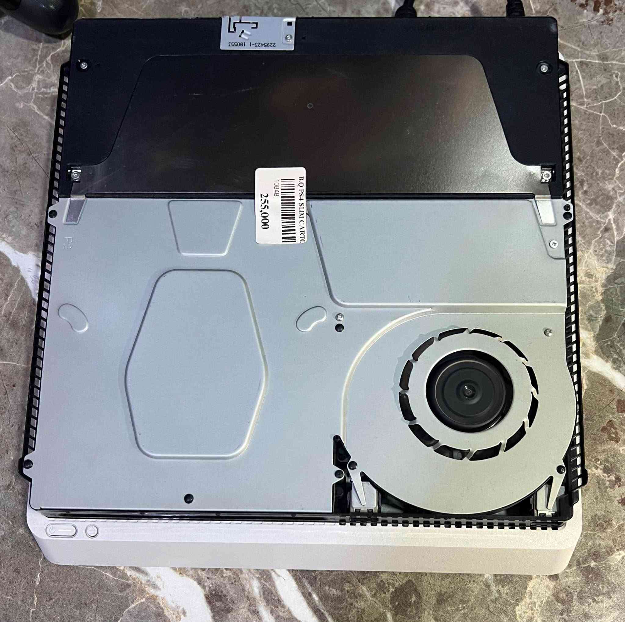 Ps4 Slim 500Gb پلەیستێشن فۆر گەلەک و گەلەک یا پاقژە نەڤەکریە کەبسە ب شەرت دوو دەسک د گەلن ئێک شەریکە ئێک تجاری هەردوو گەلە د لاون هێشتا حسابا دیلوکس نێزیکی ٤٥ روژا مایە و فیفا ٢٦ عەرەبی تێدا خەزنە  ژ.م*********** جهــ دهوک بهـــا ٢٤٠هزار و مەجالەک دێ هەبیتن دهوك, العراق
