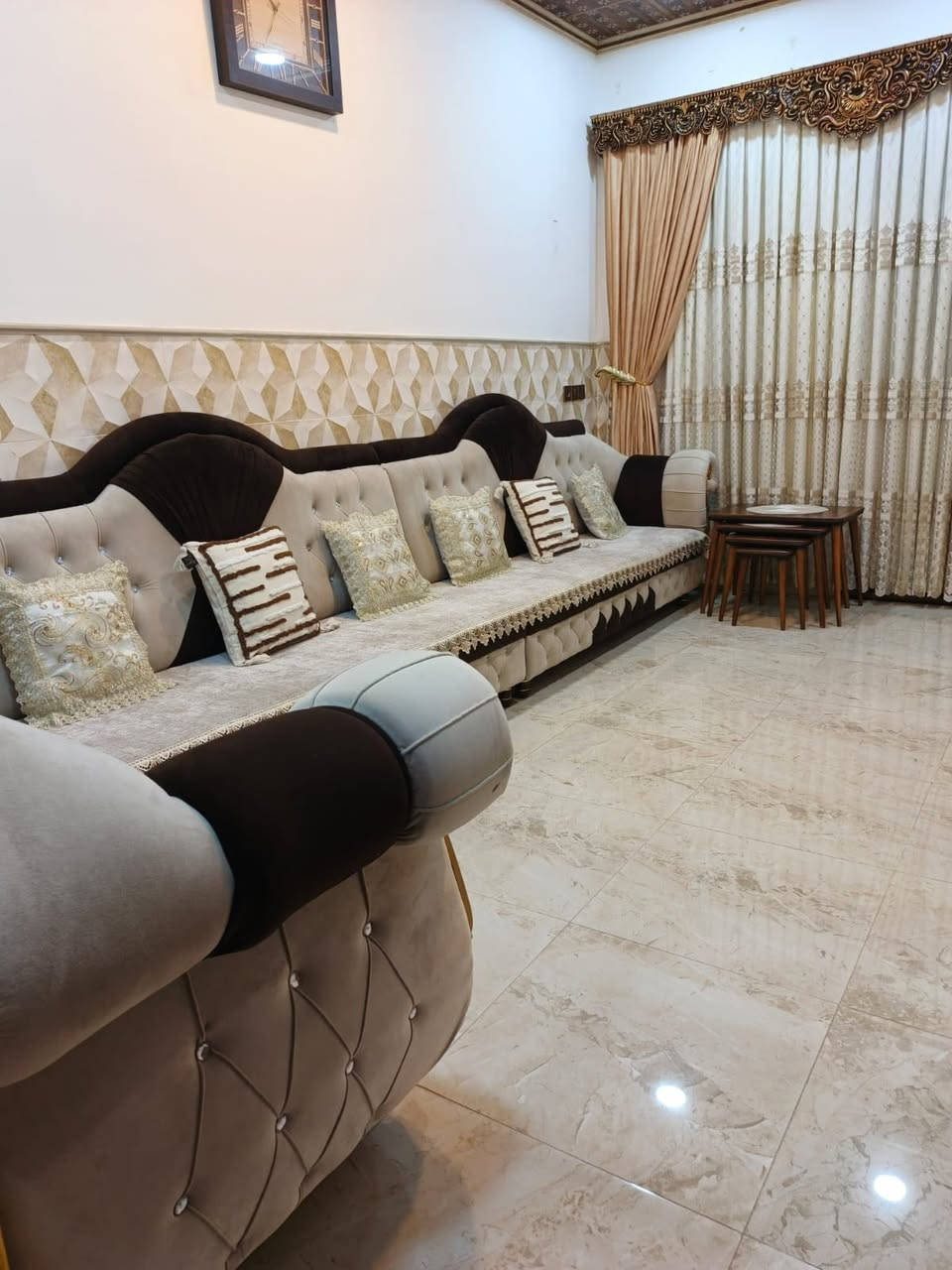 🏡 بيت للبيع – مزارع زيونة قرب سومر

📍 الموقع: مزارع زيونة، يم سومر 
📐 المساحة: 100 م²
🏗️ سنة البناء: 2022 (بناء حديث)
📏 الواجهة: 5 متر

تفاصيل الدار:
🔹 الطابق الأول:

* غرفة نوم
* هول استقبال
* مطبخ
* حمام

🔹 الطابق الثاني:

* غرفتا نوم
* حمام

📞 للاستفسار والتواصل:
***********
***********
