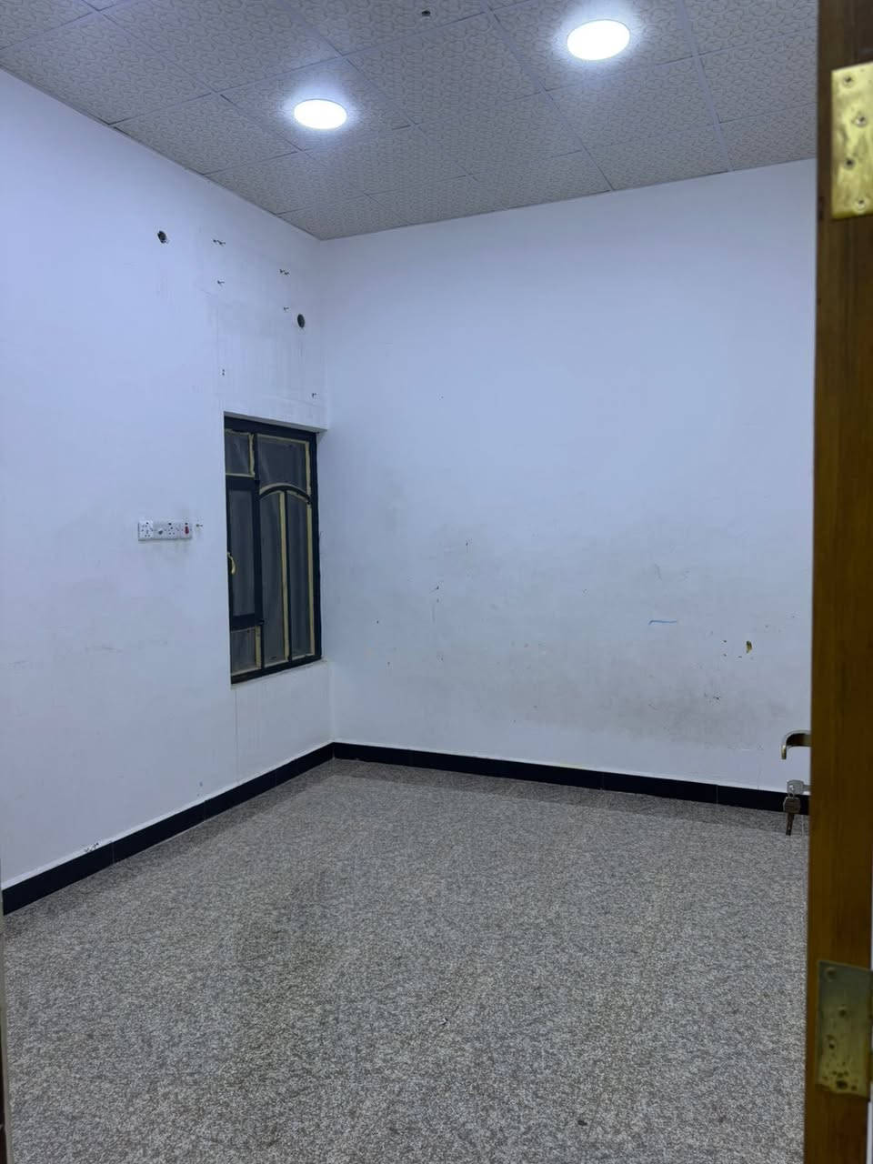 📌 شقة ارضية للأيجار في منطقة مناوي لجم خلف مسبح الجامعه 📌
📌 التفاصيل : غرفتين نوم واستقبال وهول داخلي ومطبخ وصحيات وطارمه ومناور عدد 2 📌
📌 الأيجار الشهري : 500 ألف دينار 📌
للتواصل الاتصال على الرقم واتساب او اتصال 
***********
