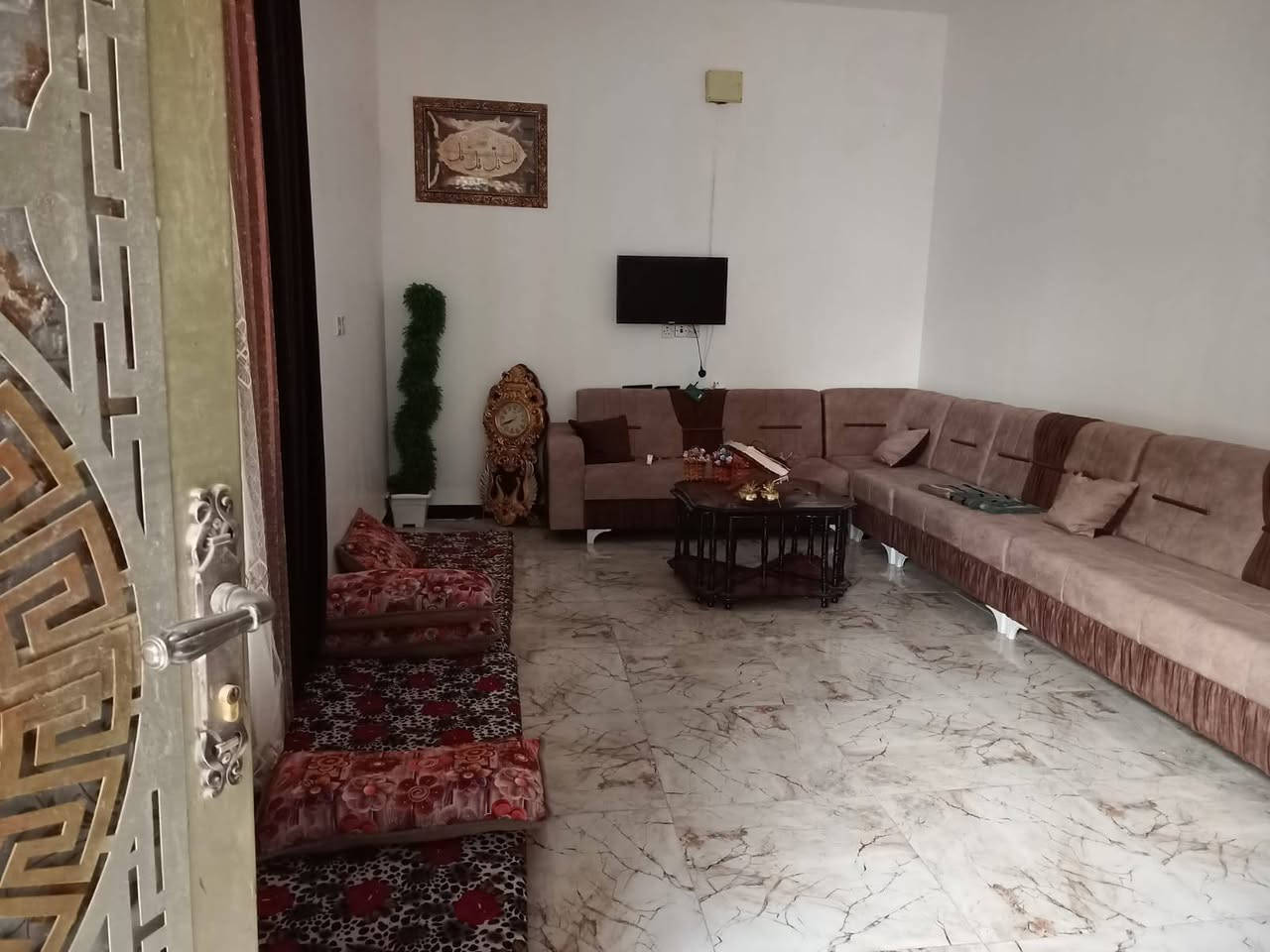 بيت للبيع المساحه 180م بناء بلوك قرب شارع 40 السعر 105مليون وبيه مجال للاستفسار الاتصال على *********** الرمادي, الأنبار
