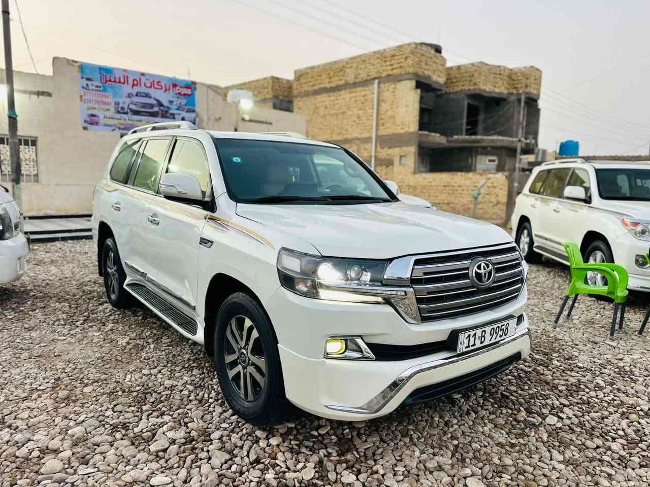 ياالله سلام عليكم للبيع 2011 ستينيه محدثه 2019  داخل وخارج كله اصلي حته لشاشه كفاله من لتجيه ولكلبه ولتكم فقط ضربه من لئمام بسيطه كلش ولباقي كفاله سياره ماشيه 200 حقيقي بسمي شخصين تحويل مباشر تخم تاير جديد حداده جديده كير ومكينه كفاله كهربائيات كلها شغاله سياره جديده وبل عافيه عل ياخذها مكاني ذي قار قضاء الرفاعي
السعر $275 $ وبيها مجال بصيط بيع او مراوس حسب لقناعه 
شراي نتصل *********** 
***********
