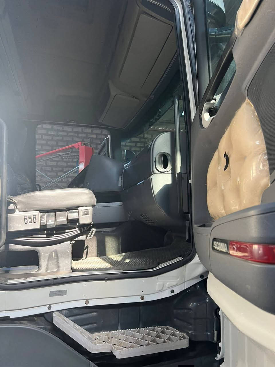 سكانيا سحال مزوج
2007
محرك انجكشن 420 كفاله لا بخار ولا صرف 
كير 900 رتايدر 
جوبلس امامي خلفي 
ثلاجه دبل لكزز
تخم تاير وا ويكب 
كفاله عامه سياره
بدون ارقام 
السعر 185 وا بيه مجال 
العنوان بغداد جرف النداف
‏‪***********‬‏
