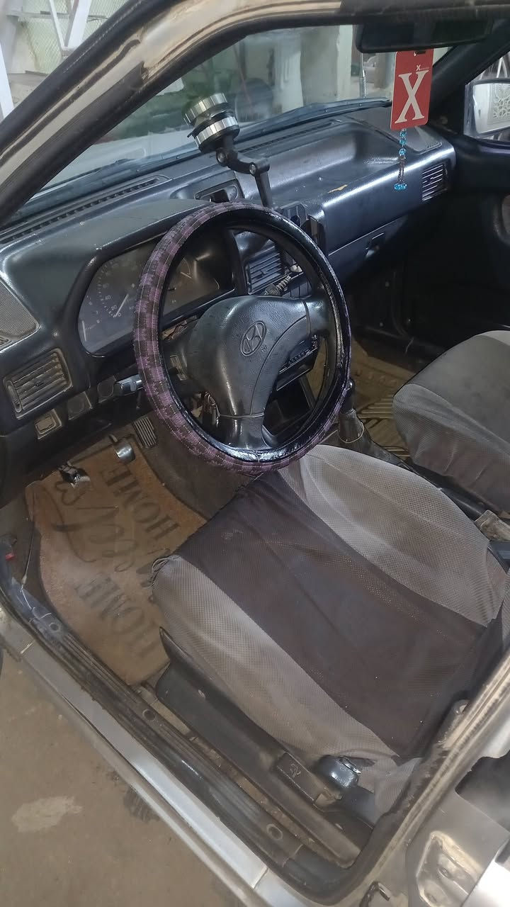 اكسله ٩٤ بغداد باسمي محرك بي تبخير تبريد شغال تايرات جديده باتري كهربائيات كلها شغاله دواخلها نظيفه جدا وحداديه نص ونص سعرها ٢٧  بشرط التحويل مكاني زعفرانيه ***********
