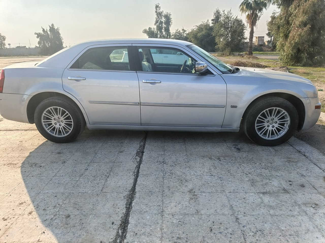 السلام عليكم اوباما ٢٠١٠رقم أربيل هزه جديدة السيارة بدون ايرباك بس بيه كلير ب الجاملغ الامامي بدون فتح وهلالات خلفية يعني شبه الاكلين مكينه كير اكسن حداديه كله جديد السعر ١٣٢وبيه مجال مكان السيارة العماره أو مراوس باحدث للاستفسار أكثر إتصل ***********
