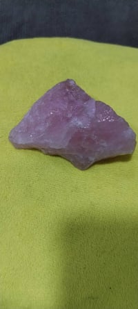 احجار خام للبيع الي يريدهن يراسلني واتساب فقط مراسله على هاذه الرقم 07...