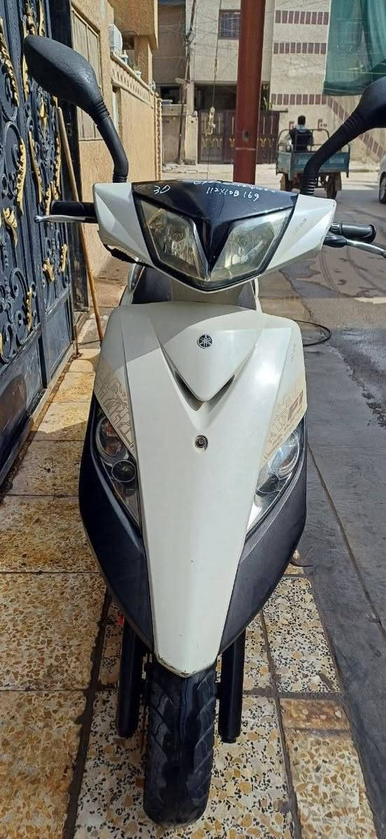 السلام عليكم
دراجة ثعلب  للبيع 
الدراجة نوزل موديل 2007
صار شهرين نازلة من الرمبة 
مكفولة كفالة عامة
 كڤرات + سوادات ختم واحد 
كلجات وصالنصة رياضي مال رمبة
مكفولة من التاير للتاير
دراجة شلعة و معدل خير من الله
ترايك وين ميعجبك 
اوراقها كاملة و اصولية 
شرط اتكاتبلك عليها
للتواصل *********** .  *********** 
 سعره 900 الف و بيها مجال 
مكاني بغداد. بغداد الجديدة
