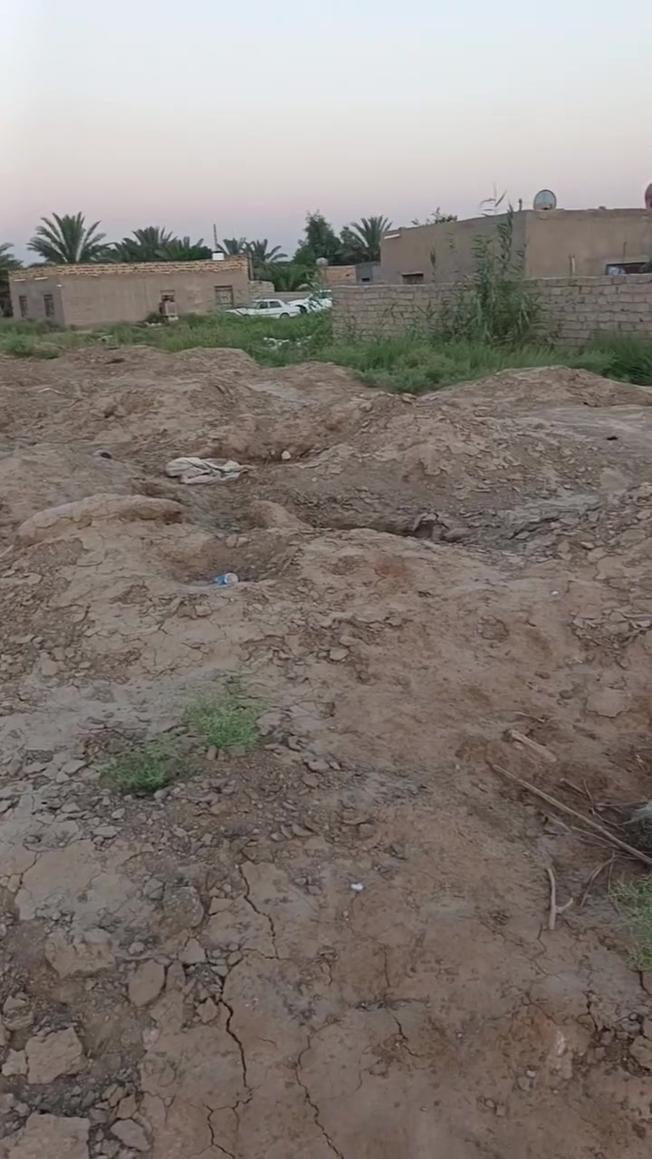 قطعه مساحه 400م
مسافه 500متر عن الشارع بحي قازي 
***********للتواصل
