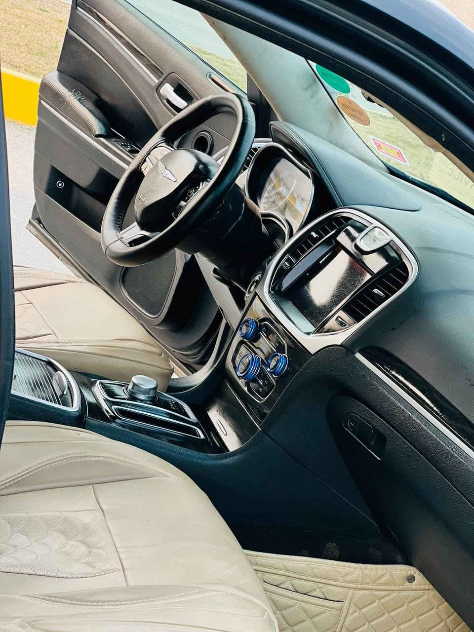 للبيع اوباما مرمز 2017 رقم ذي قار نگليزي  حره تحويل دولي وارد امريكي بيهة جاملغ وبنيد تبديل اصلي  مواصفات السيارة شاشه كبيره كامره دوار كشنات جلد كهربائي ويل كب كروم حواجب عل لايت وبعد مواصفات هواي السعر 155وبيهة مجال اي استفسار مكان السيارة ناصريه ***********
