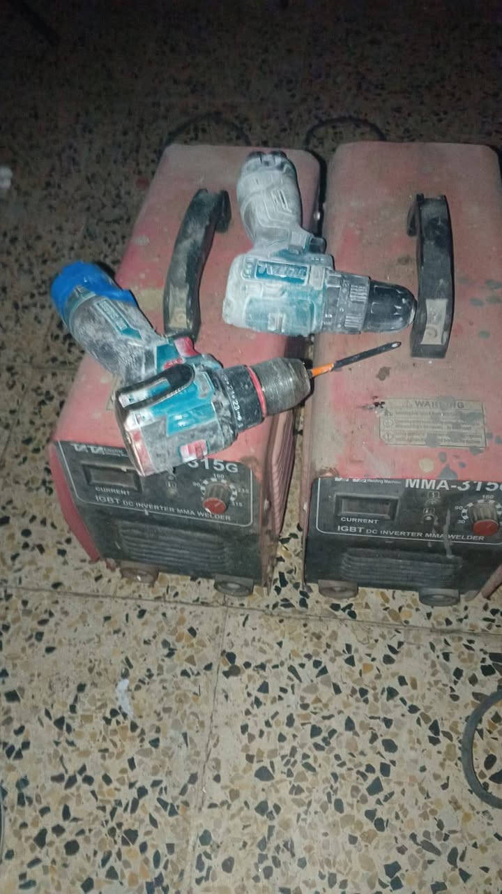 السلام عليكم غراض حداده للبيع مكاني بغداد حي العامل الاستفسار وتواصل على رقمي  ***********
