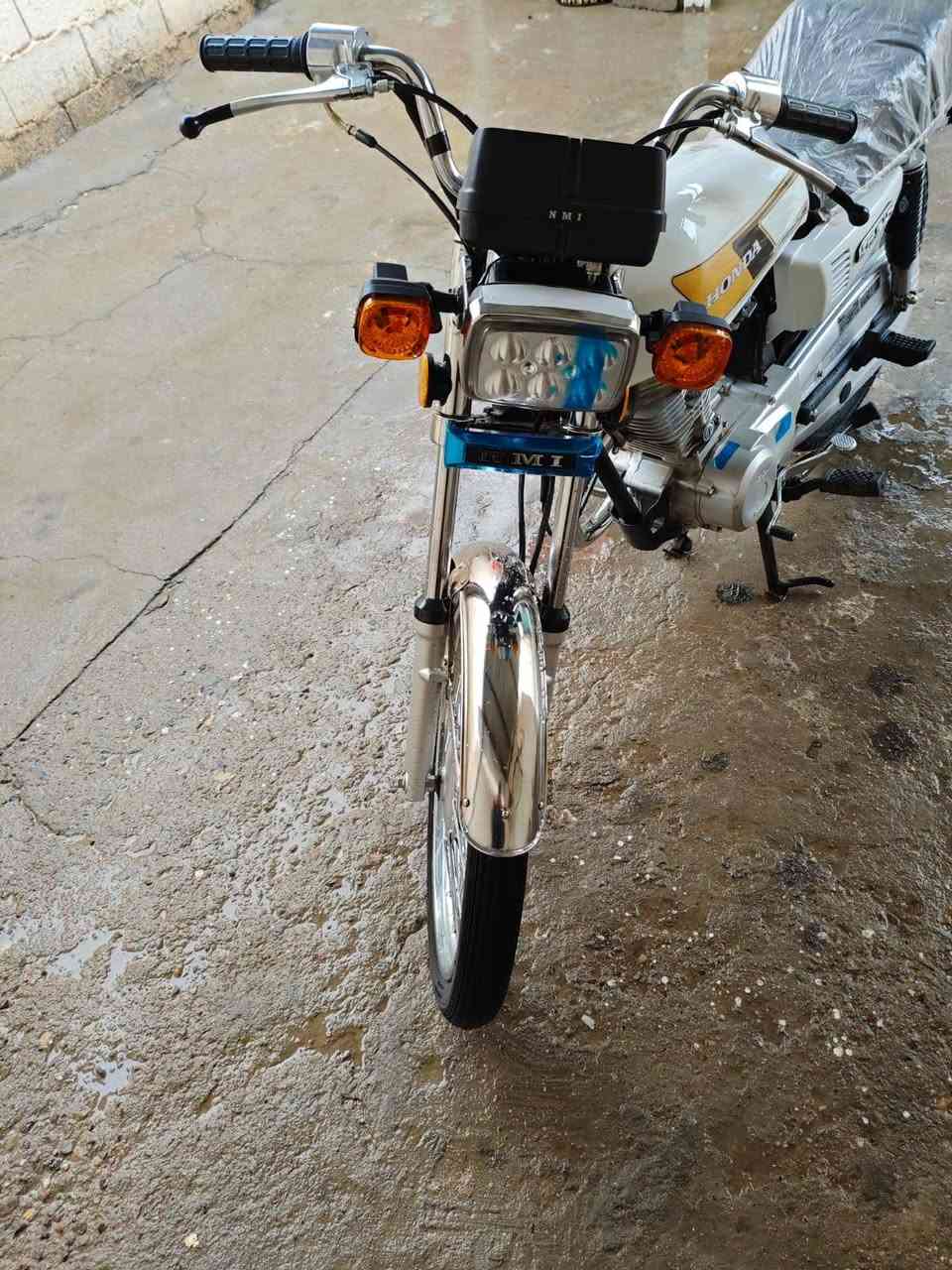 دراجة نامه شلامجة ادوات مكفولة من السرقة جاهزة وكامله كهربائيات كلها شغاله ما بيها نقص فقط بيها خيط تبخير سعر ٥٥٠ الف وبيها مجال قليل شراي خاص


**إذا كنت صاحب هذا الإعلان وتريد حذفه لأي سبب، رجاءا أرسل رسالة إلى الدعم الفني**