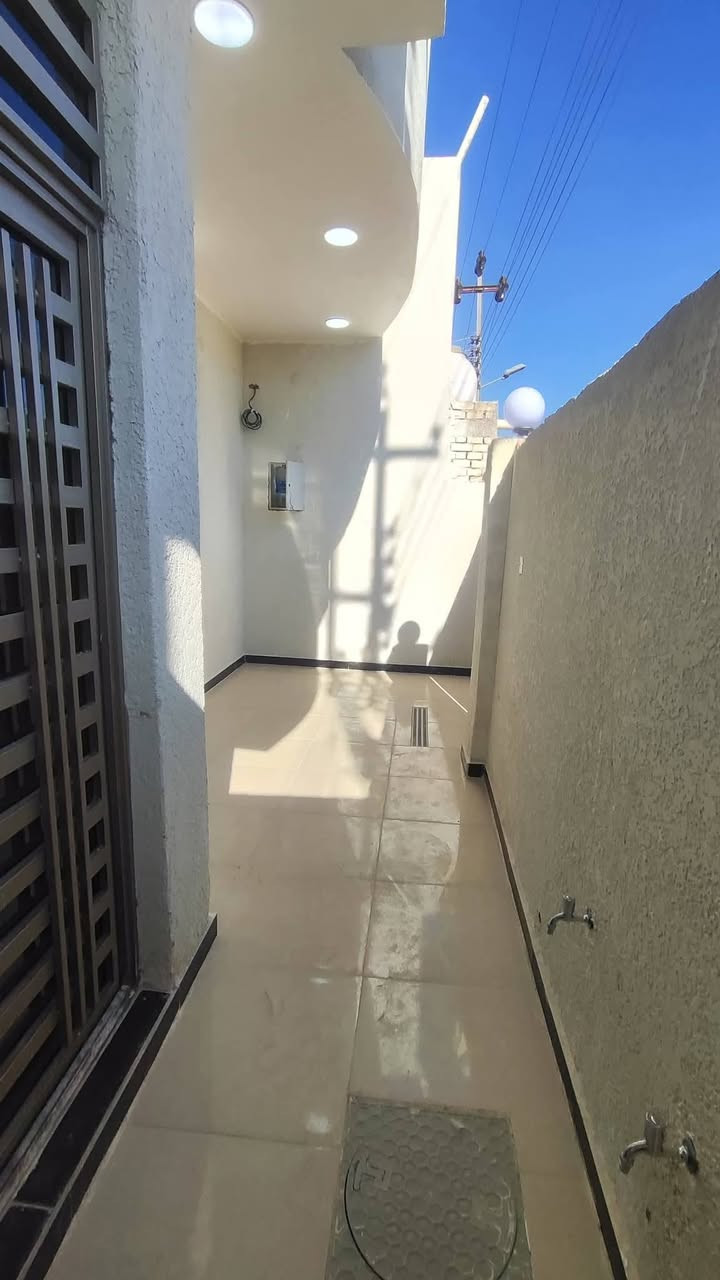 السلام عليكم بيت البيع المساحه 100 مربع جاهز 
السكن
الستفسار تصل على الرقم التالي ***********
