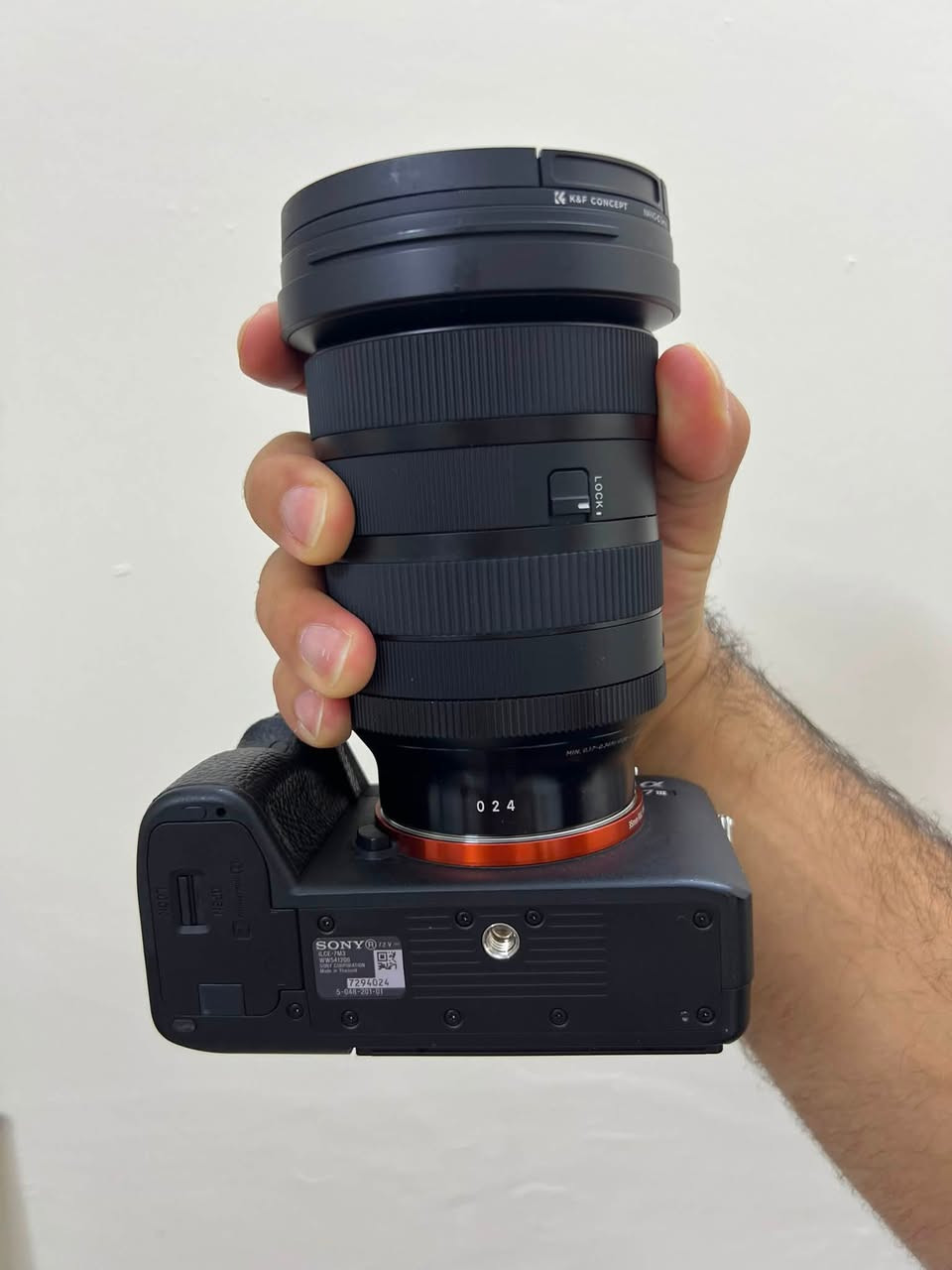 السلام عليكم
كاميرا sony a7iii للبيع 
مع عدسة Sigma (24/70)
نظافة 100%
اشتريتهة بشهر ال11
مكاني بغداد
السعر 2 مليون و750 الف دينار
للتواصل ***********
